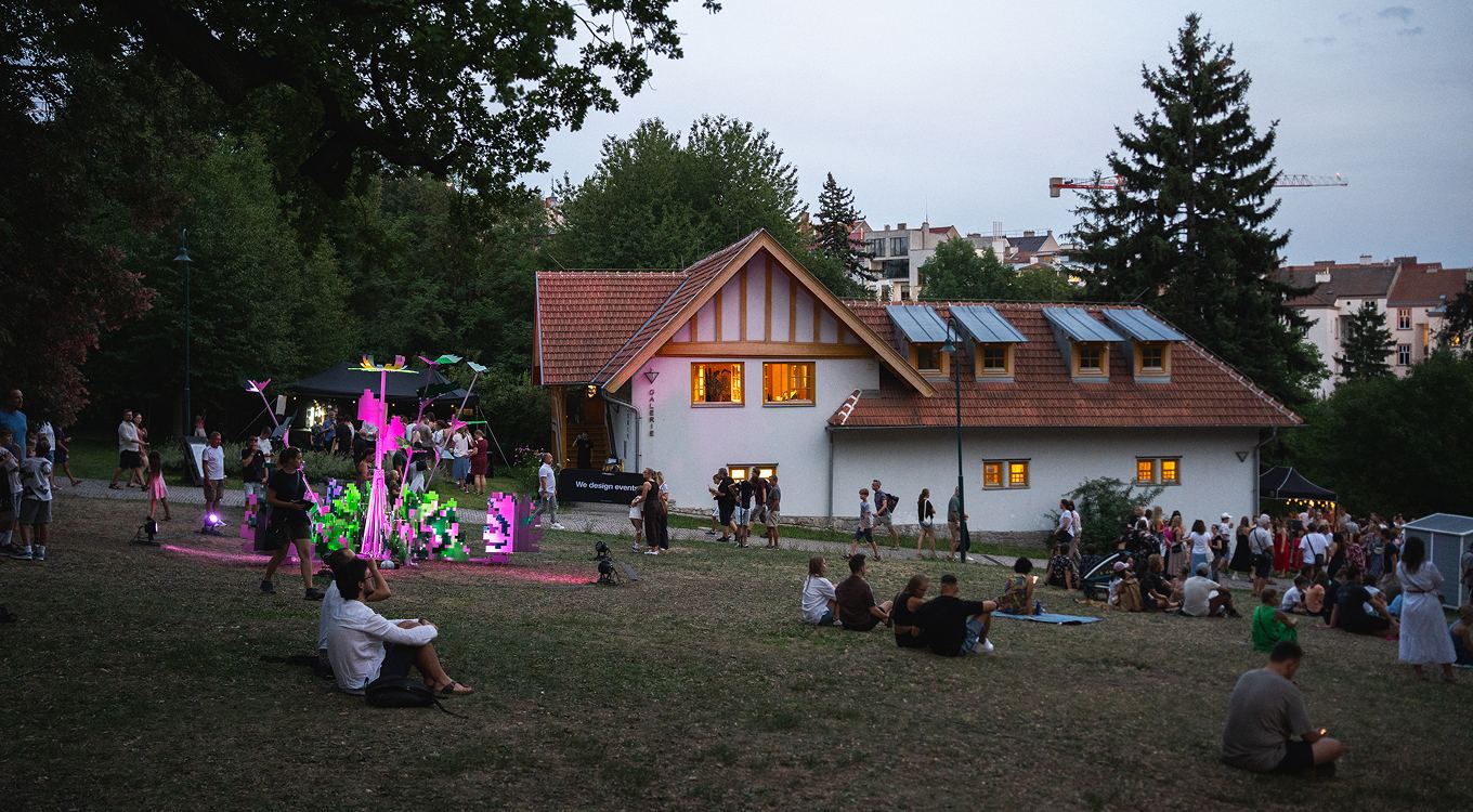 Simbiotics, Vila Tugendhat